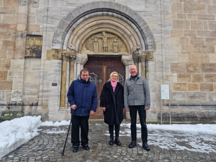 Spendenübergabe der Firma Bosch - Neuer Amboss für die Schmiede