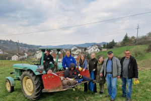 Spendenübergabe der Firma Bosch - Neuer Amboss für die Schmiede