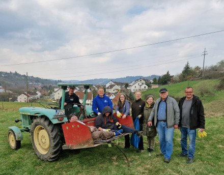 Spendenübergabe der Firma Bosch - Neuer Amboss für die Schmiede
